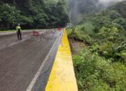 Pondasi Jalan di Tanjakan Singgalang Kariang Rusak