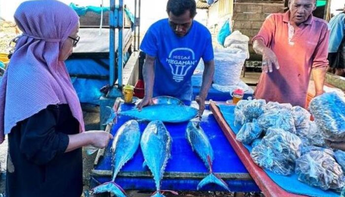 Nelayan Padang Tetap Melaut, Babinsa Minta Warga Waspada