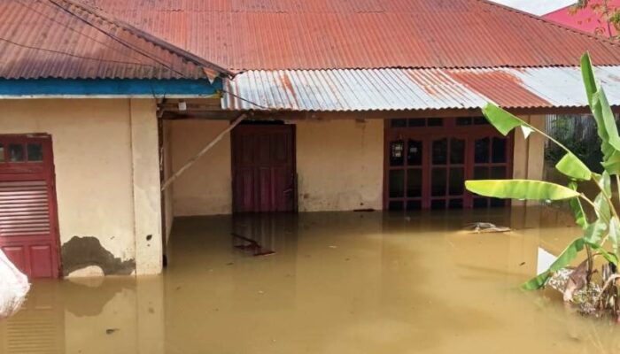 Banjir Rendam Warga Kota Sungai Penuh