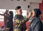 Istri Pegawai Pemko Padang Latihan Bersolek