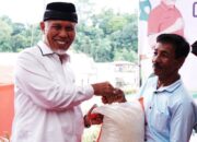 Gubernur Serahkan Bantuan Pangan untuk Ribuan Korban Marapi