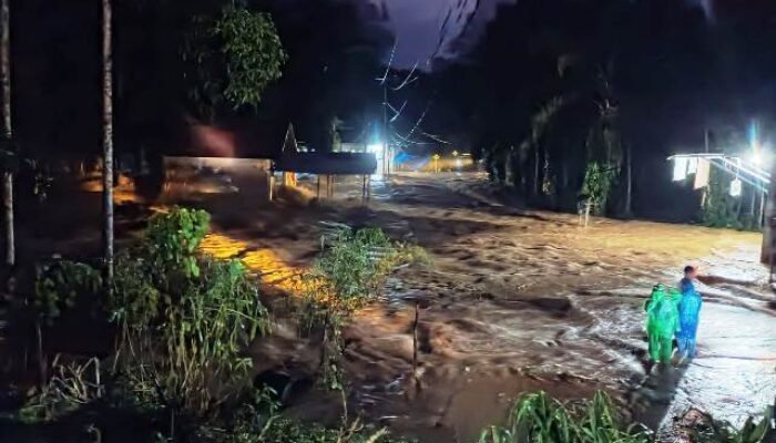 Banjir Bandang di Talamau Hanyutkan Empat Rumah