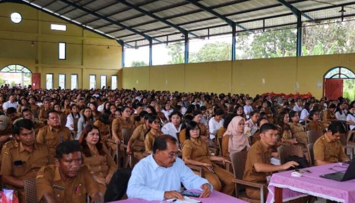 Ribuan Guru Ikuti Seminar untuk Merawat Semangat