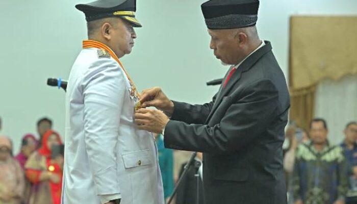 Gubernur Lantik Andree sebagai Penjabat Walikota Padang