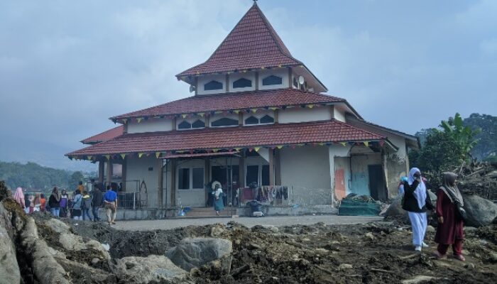 Surau Kukuh Negeri Rapuh